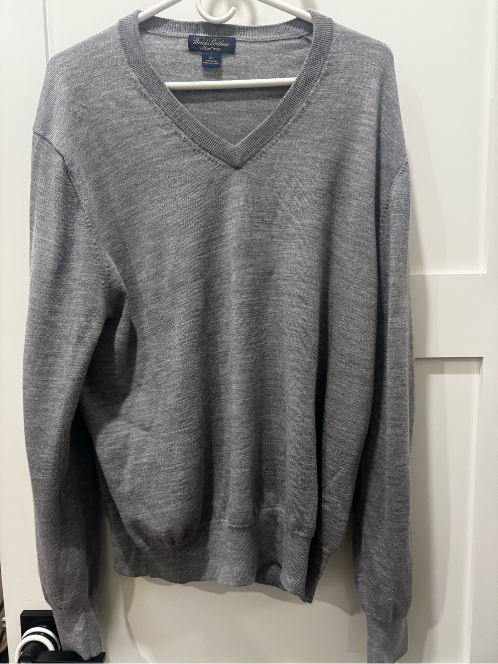Brooks Brothers Men's Lux Soft Wool Gray V-Neck Sweater Size XL